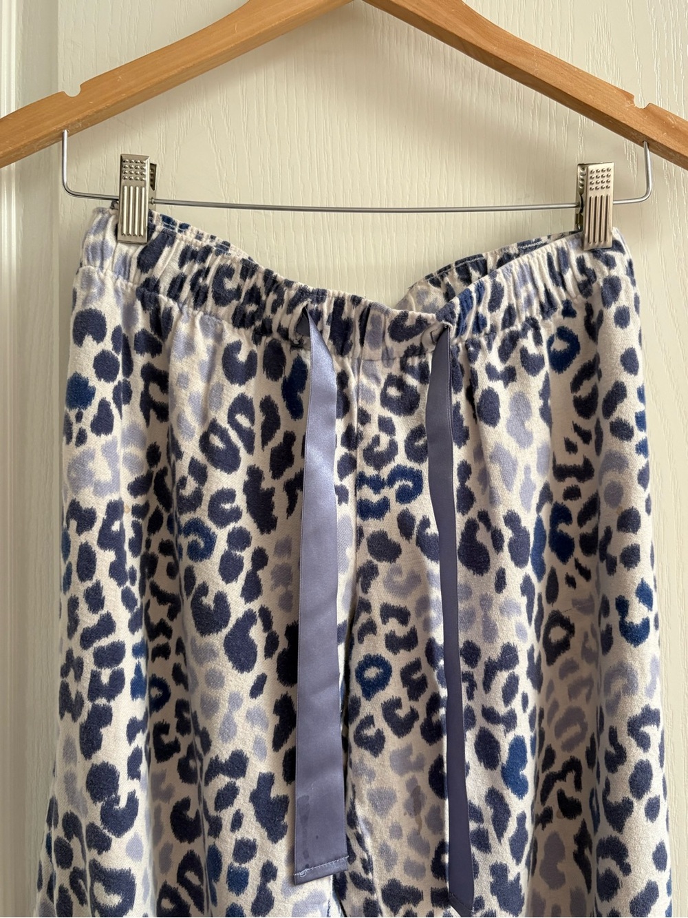Old Navy Blue Purple and White Leopard Print Pajama Pants
